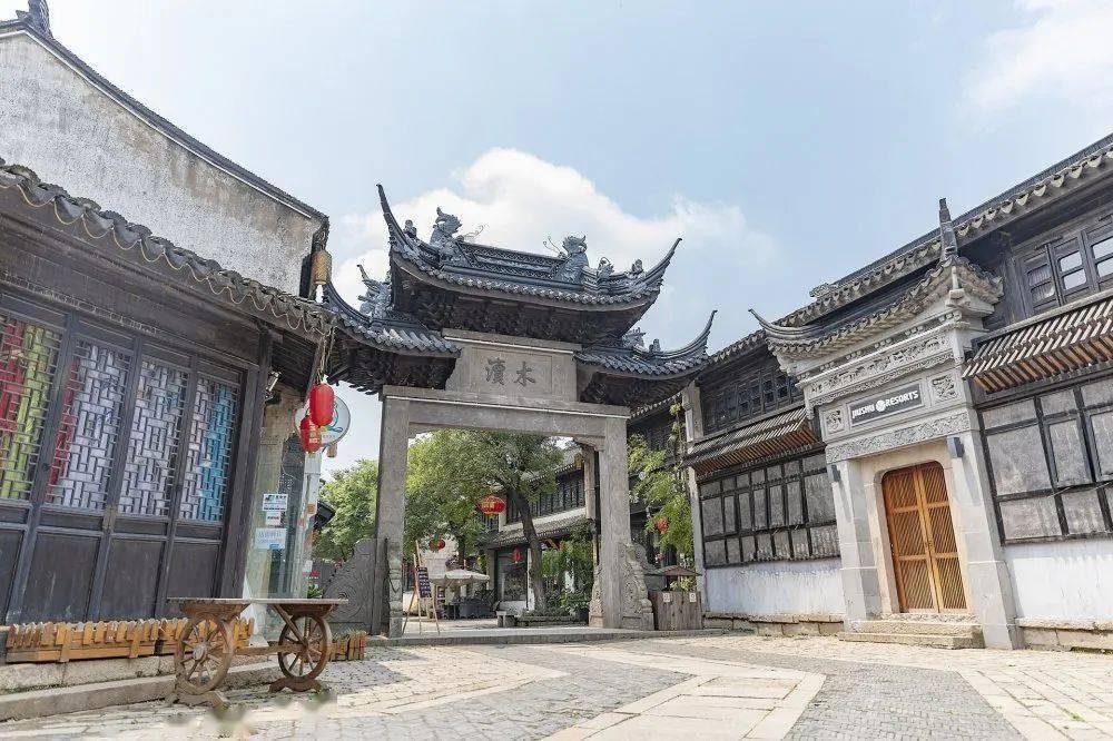 救援臭美男孩